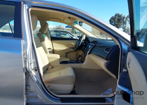 2017 Toyota Camry Le z USA, uszkodzony, nr VIN 4T1BF1FK3HU785054